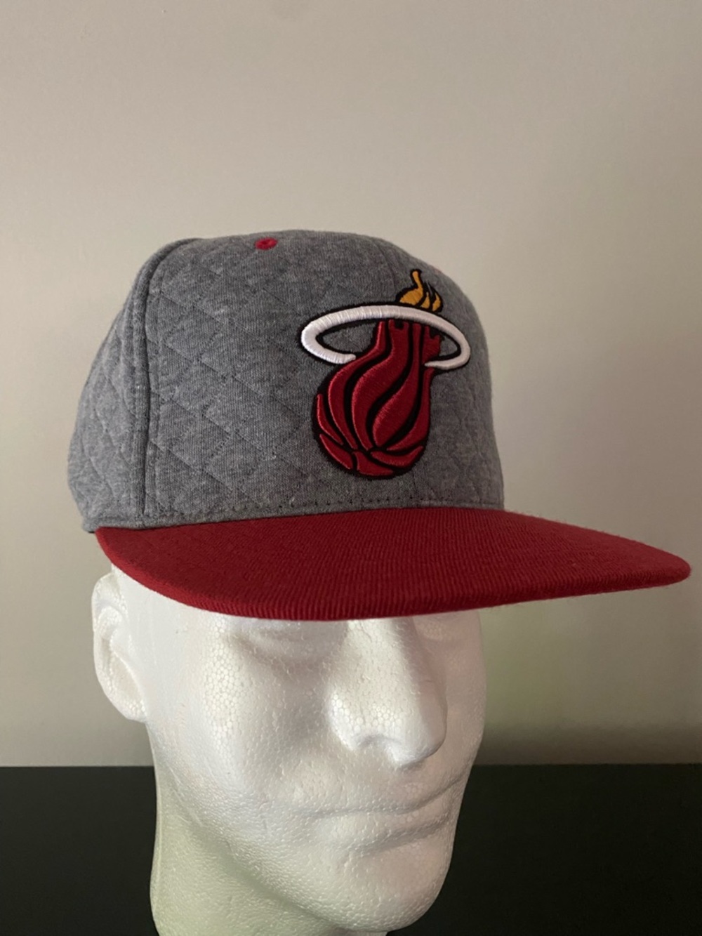 Mitchell & Ness Miami Heat Gray Quilted Cap Size 7